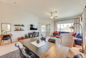 Near Lakes & Trails: Mesa Home w/ Golf Course View - Interiør