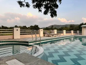 Hotel Kesarinandan Parkway - Pool