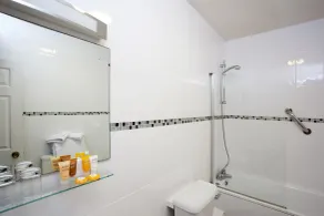 Abbey Sands Hotel - Bathroom