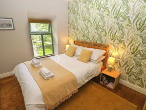 Top House - Room