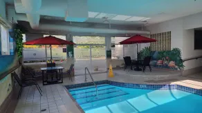 Coast Abbotsford Hotel & Suites - Basseng