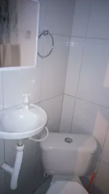Kitnets com AR Condicionado na Praia - Salle de bain