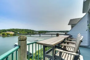 Lakefront Camdenton Condo Near Ha Ha Tonka - Interior