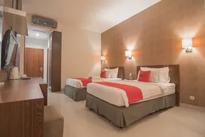 RedDoorz Premium near Paris Van Java Mall - Room