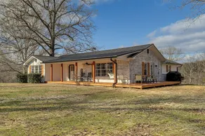 Country Setting w/ Modern Feel! Group Stay in Waco - Interior