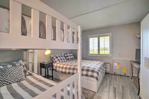 Relaxing Hudson Condo Steps from the Pool! - Innenbereich
