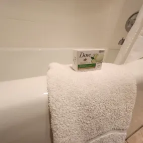 Ramada by Wyndham Cedar Rapids South - Salle de bain