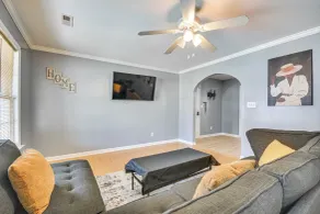 < 4 Mi to Dtwn Greensboro: Renovated Home w/ Yard! - Innenbereich