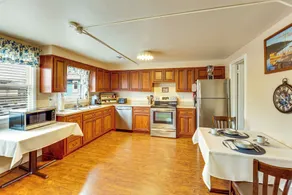 Walk to Shops & Eats: Apt in Downtown Elizabeth - Innvendig