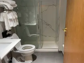 Microtel Inn & Suites Newport News - Baño