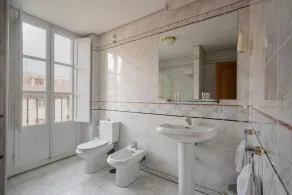 Miranda & Suizo - Bathroom
