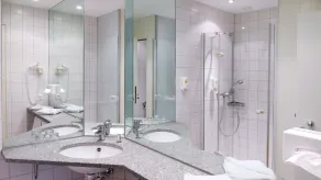 Central Hotel Löwen - Bathroom