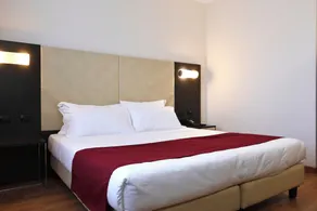 Raya Hotel - Chambre