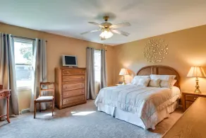 Tonawanda Vacation Rental ~ 13 Mi to Niagara Falls - Værelse