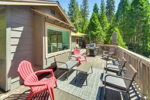 Cozy Retreat w/ Deck ~ 2 Mi to Pinecrest Lake! - Interiør