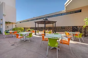 BeWow Hotel Querétaro - Piscina