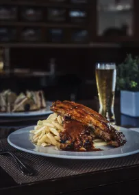 Browns Sports Resort - Restaurant