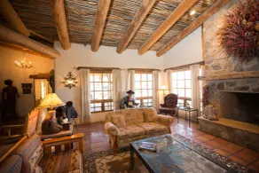 Tanque Verde Guest Ranch - Lobby