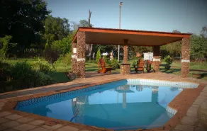 Votadini Country Cottages - Pool