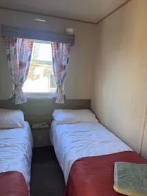 Cozy Caravan at Tower Lawn, Haggerston Castle Perfect Family Getaway - Værelse