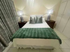 Spacious 4BR Home Pool Balconies Krantzkloof - Rum