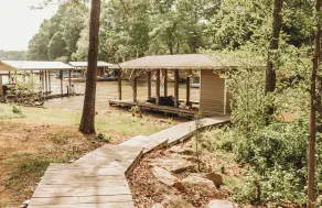 Cove Living! Lake Gaston Home w/ Dock & Bar - Innenbereich