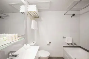 Metro Hotel Marlow Sydney Central - Bathroom