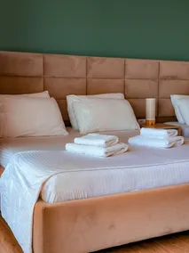 Aphrodite's Garden - Room