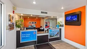 Motel 6-Kalispell, MT - Hall
