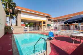 Rodeway Inn Artesia Cerritos - Piscine