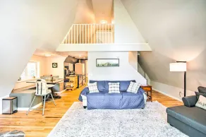 Cozy Northville Home w/ Dock & Lake Access - Innvendig