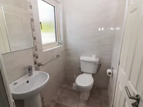 Shannon View - Bathroom