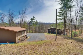 Broadway Cabin w/ Hot Tub: Hike & Ski - Innvendig