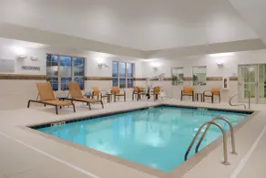 Courtyard by Marriott Columbus New Albany - Piscine