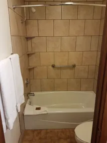 Crest Country Inn - Room