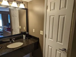 Days Inn by Wyndham Birch Run - Chambre
