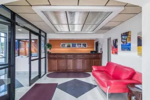 Motel 6 Waycross - Lobby