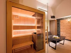 BE FREE HOTELS甲府は2025年8月にカップル専用のホテルをフルリノベーションした まったく新しいスタイルのホテルです様々なご利用者様の自由な過ごし方を提供するホテルとしてBE FREE HOTELsと名付けました - Quarto
