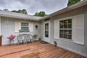 Cedar Creek Reservoir Home w/ Private Boat Launch! - Interiör