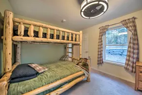 Stunning Monson Getaway on the Water! - Innvendig