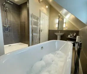 Wingrove House - Bathroom