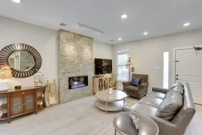 Pets Welcome: Home w/ Deck & Patio in Hockley! - Interiör