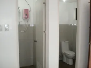 The Palines Apartment Hotel near Evia Mall Alabang - Salle de bain
