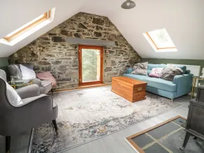 Brithgwm Canol - Room