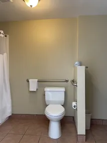 Howard Johnson by Wyndham Ridgecrest, CA - Salle de bain