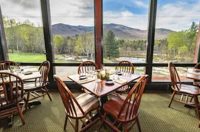 Hungry Trout Resort - Restaurant