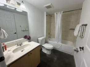 Triangle Suites LLC - Badeværelse