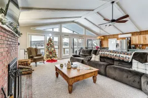 Hot Tub + Game Room: Morgan Family Getaway - Innvendig