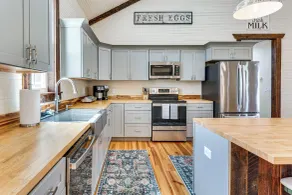 Near Ichetucknee Springs! Renovated Historic Home - Interiør