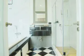 The Raya Surawong Bangkok - Salle de bain